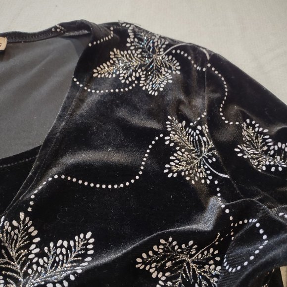 NOTATIONS BLACK SILVER  GLITTER SPARKLE LEAF PATTERN FORMAL SHORT SLEEVE TOP M - Picture 4 of 11